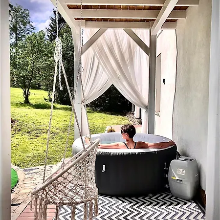 Gasthof Kino Na Lace Z Jacuzzi I Prywatna Sala Kinowa 3*
