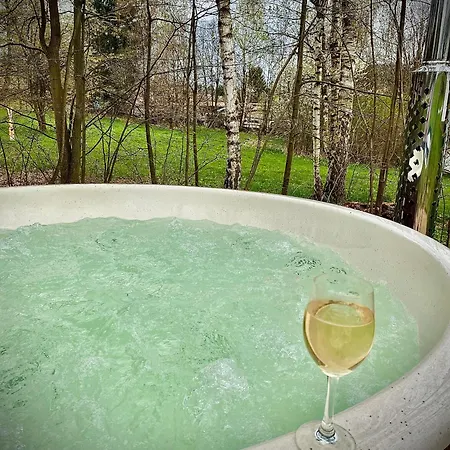Kino Na Lace Z Jacuzzi I Prywatna Sala Kinowa Wojcieszyce